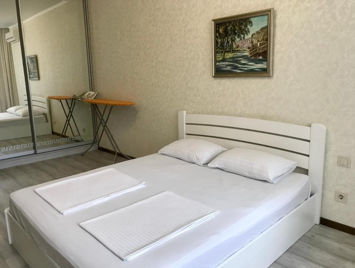 Apartments & Vernissage On Kostandi Odessa Luaran gambar